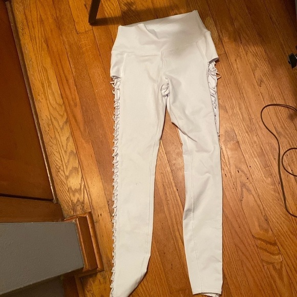 ALO Yoga Pants - Alo leggings